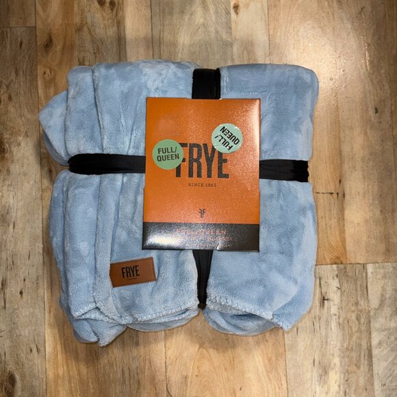 Frye Blue Silky Soft Queen / Full Blanket Fleece Plush 90 x 90 in. Leather Patch - Picture 4 of 9
